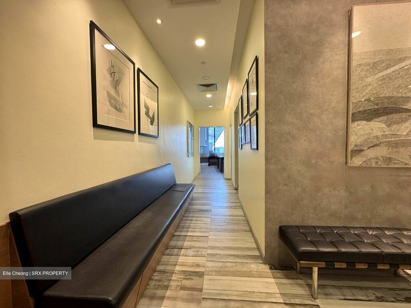 Connexion (D8), Retail #480246151